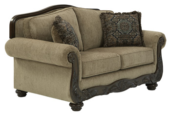 Briaroaks Loveseat