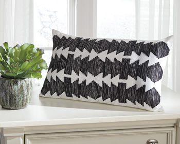 Titus Pillow (Set of 4)
