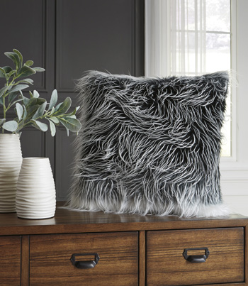 Thelma Pillow (Set of 4)