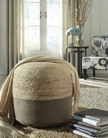 Sweed Valley Pouf