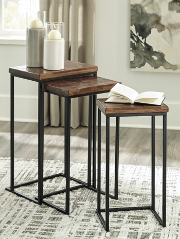 Cainthorne Accent Table (Set of 3)