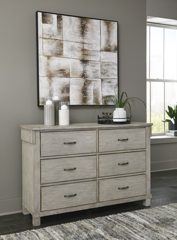Hollentown Dresser