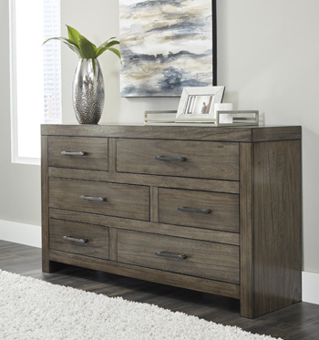 Deylin Dresser