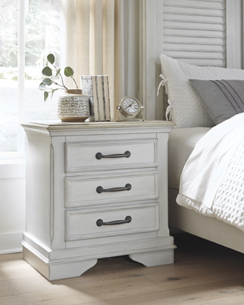 Teganville Nightstand