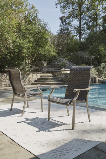 Windon Barn Arm Chair (Set of 4)