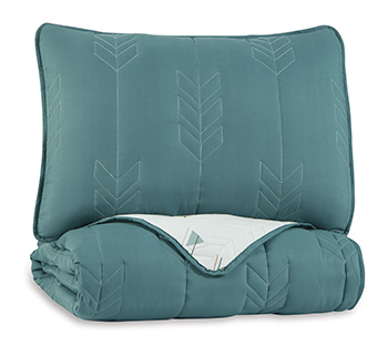 Averlett Twin Quilt Set