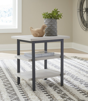 Bayflynn End Table (Set of 2)